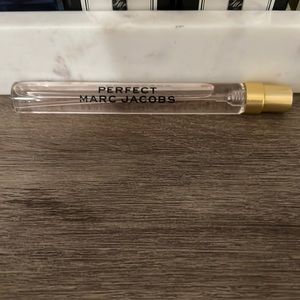 Marc jacobs perfect travel perfume
